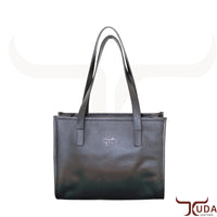 THE LINDA – High-quality smooth leather shoulder bag with sleek minimalist design and smooth leather straps